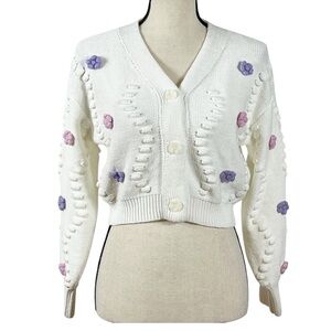 Jessica Simpson white cardigan sweater with flowers. Women’s size medium